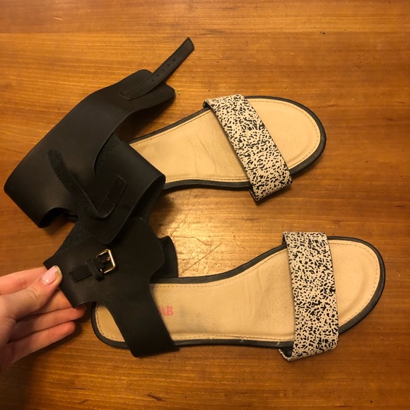 fabfitfun black and white patterned sandals!! - Picture 2 of 3